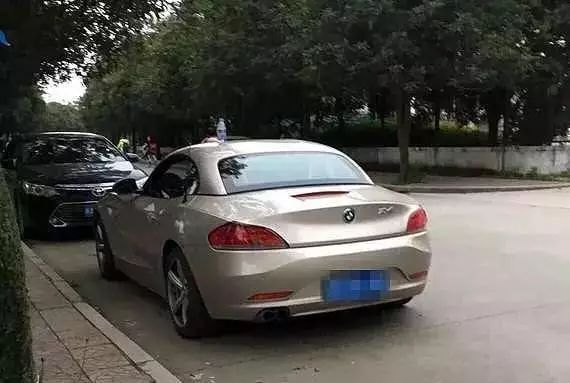 豪车顶上一瓶水竟成性交易暗号大学校园变猎艳场众多女大学生中招 亿忆澳洲 豪车顶上一瓶水竟成性交易暗号大学校园变猎艳场众多女大学生中招 亿忆澳洲
