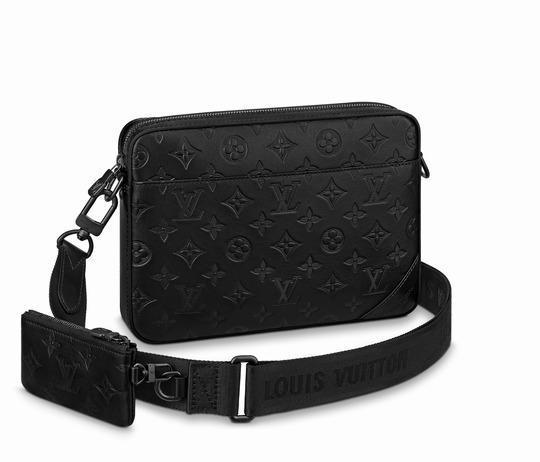 新包Louis Vuitton 上市2022秋冬男士黑色系包袋：棋盘格和老花图案 