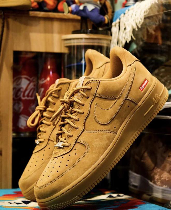 全国で中古品 Nike Air Force 1 Low Flax Wheat 新品 - 靴